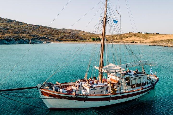Cruzeiro Corfu Benitses até a Lagoa Azul