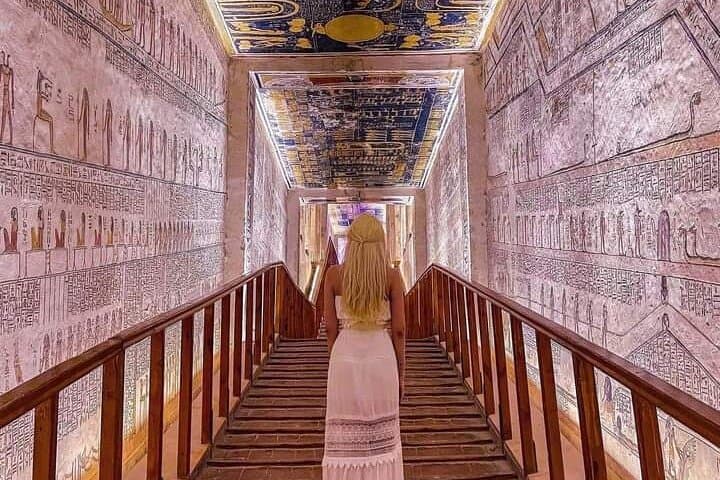 Private Luxor Tour Valley of the kings Habu Temple King Tut tomb