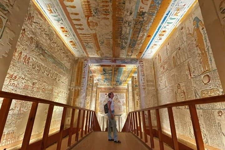 Private Luxor Tour Valley of the kings Habu Temple King Tut tomb