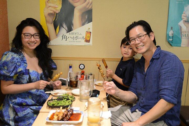 Hidden Bites of Shinjuku Eine Foodie-Wanderung mit einem lokalen Experten