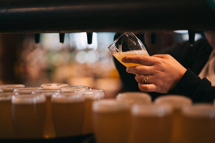 Taste & Tour: Tour de cerveja artesanal e comida em Belfast