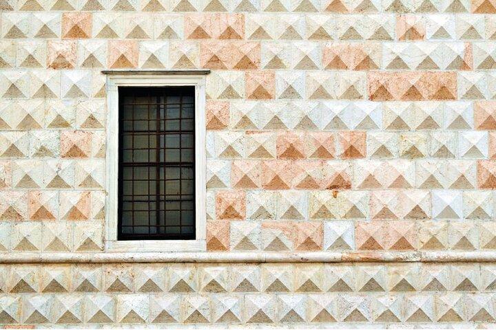 Ferrara Walking Tour with Audio and Written Guide