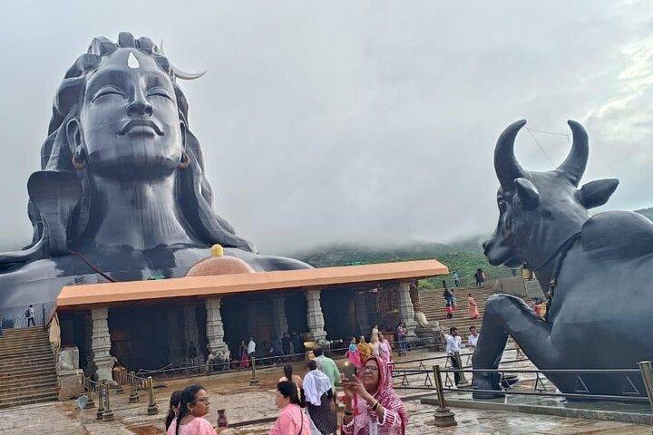 Excursion spirituelle d'une journée à Vidurashwatha, Lepakshi et Adiyogi Statue