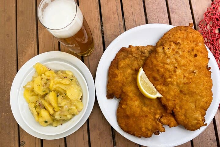 Food tasting tour in Berlin of HIDDEN GEMS (Small Groups)