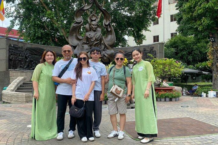 Saigon: Historische Rollertour am Morgen mit optionalem Ao Dai-Fahrer