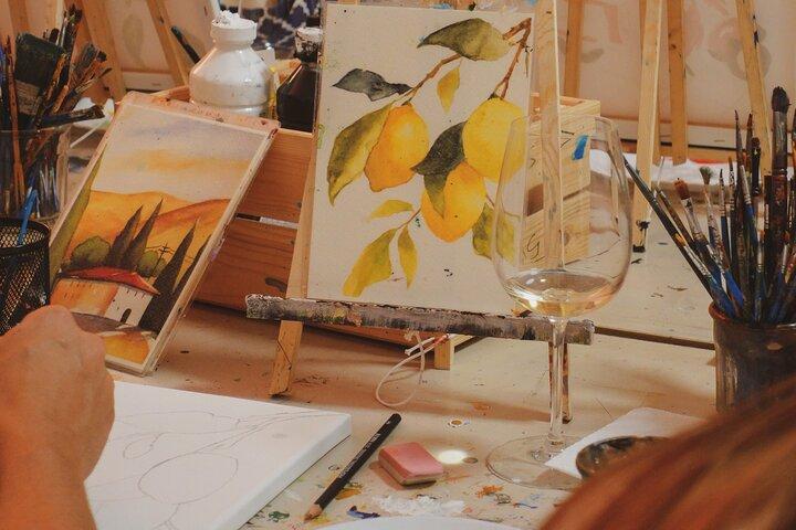 Italian Paint and Wine Experience Art Class in Rome with Pizza