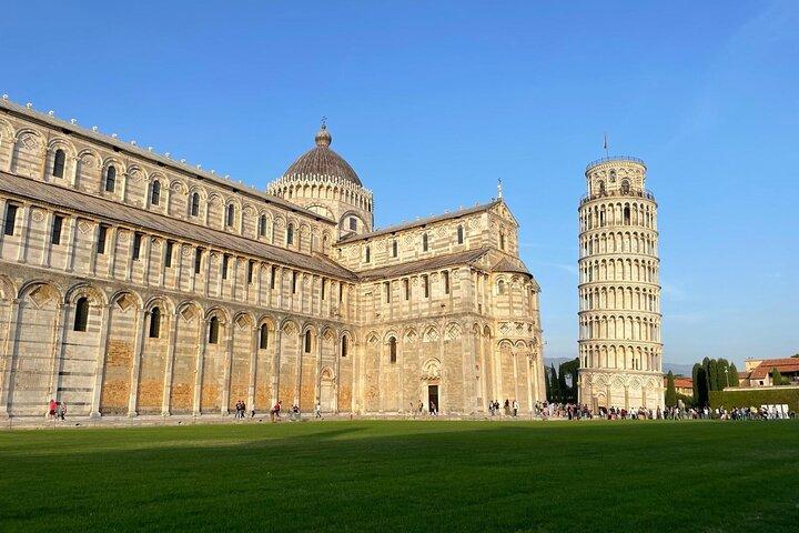 Tur fra Spezia til Golfo dei Poeti og Pisa med bus og tog