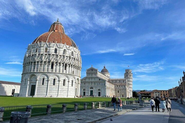 Tur fra Spezia til Golfo dei Poeti og Pisa med bus og tog