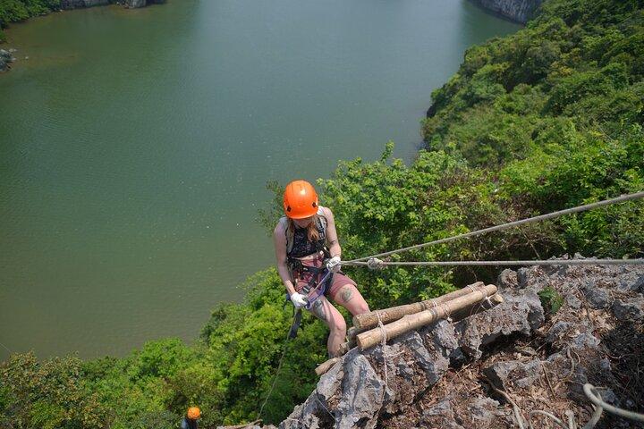 Cat Ba Abseiling Tour - Explore a maior lagoa de Lan Ha Bay