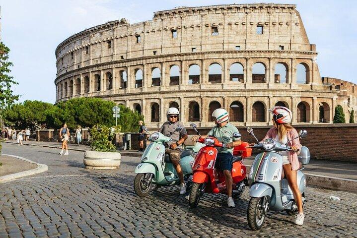 Noleggio Giornaliero Vespa 125cc Roma
