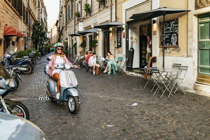 Noleggio Giornaliero Vespa 125cc Roma