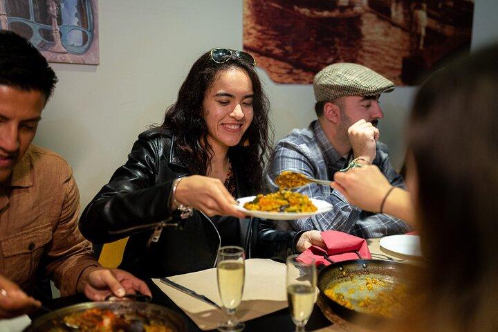 Barcelona Tapas Matvandring med vin i El Born