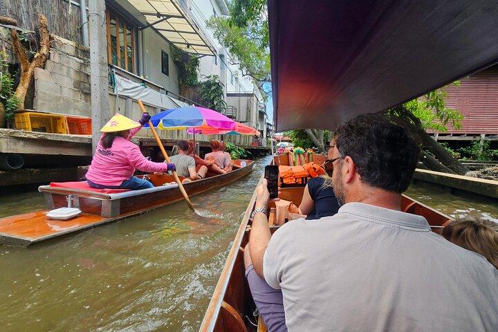 Damnoen Saduak Famous Floating Market and Mea Klong Railway Tour