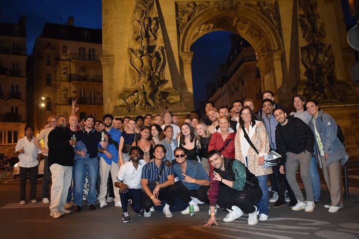Paris City Center Guided Pub Crawl With Shots & Club Entry