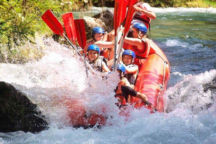 Excursão de rafting de 2 dias em águas brancas para Jinja