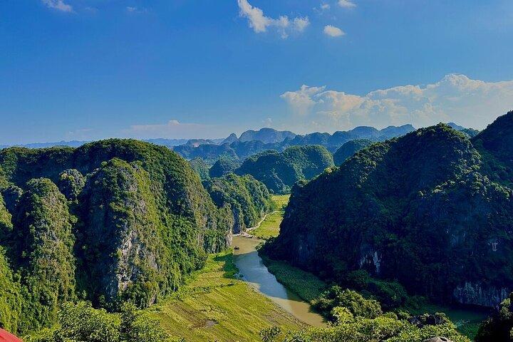Excursão de dia inteiro para explorar as cavernas de Hoa Lu, Tam Coc e Mua a partir de Hanói