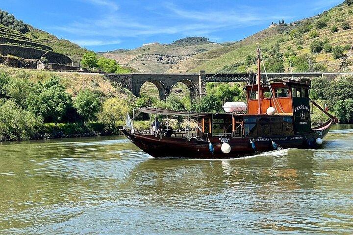 Lisbon to Douro Valley One Way Trip Up to 4 Stops