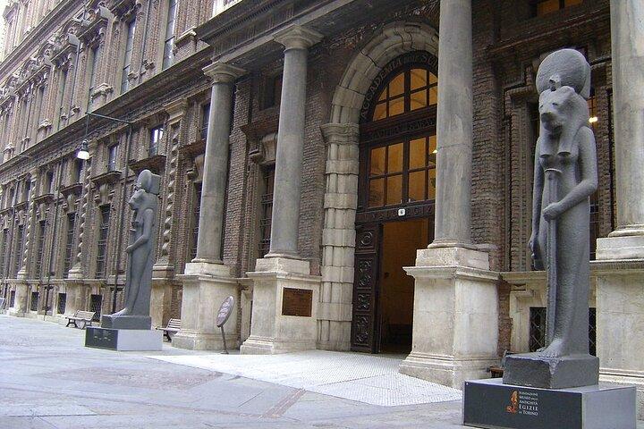 Visite privée à pied du musée égyptien de Turin