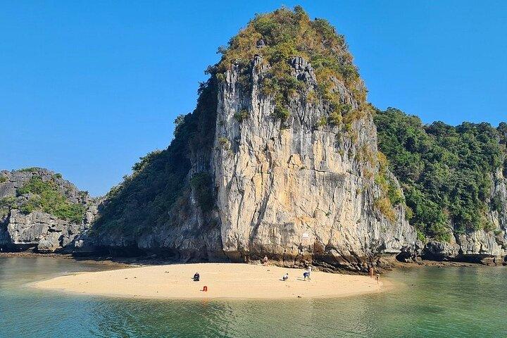 Lan Ha Bay-dagexcursie vanuit Cat Ba Town: fietsen en eten inbegrepen