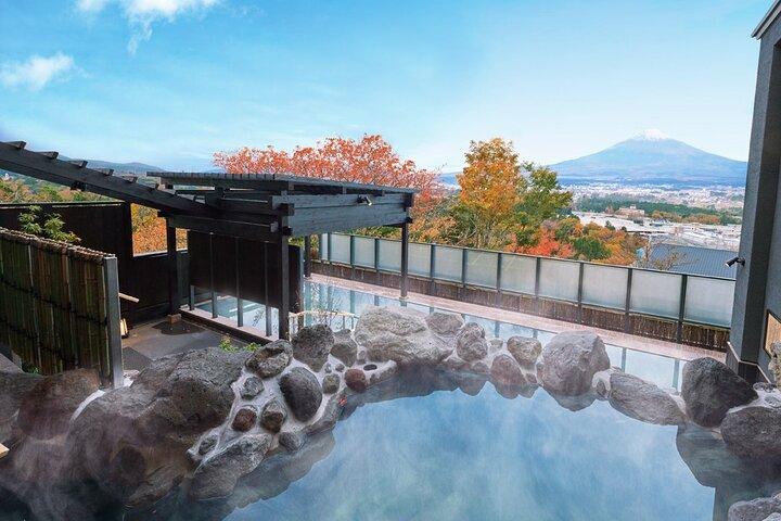 御殿場プレミアムアウトレットと木の花の湯プライベートツアー
