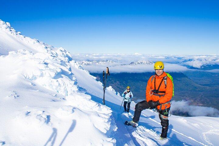 オソルノ火山のセラックストレッキング