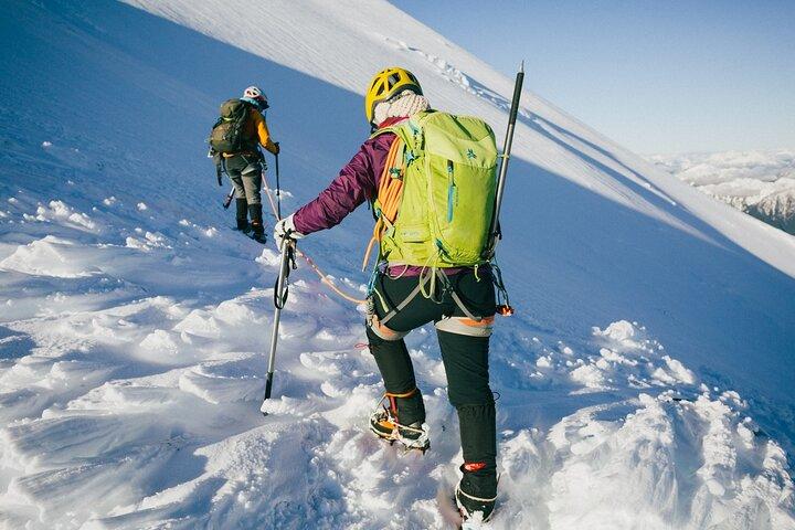 オソルノ火山のセラックストレッキング