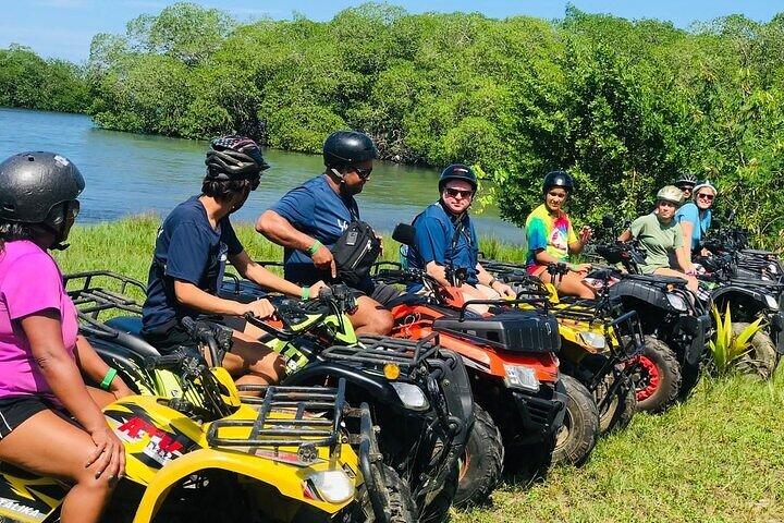 Roatan Beste off-road ATV, proeverij en strand