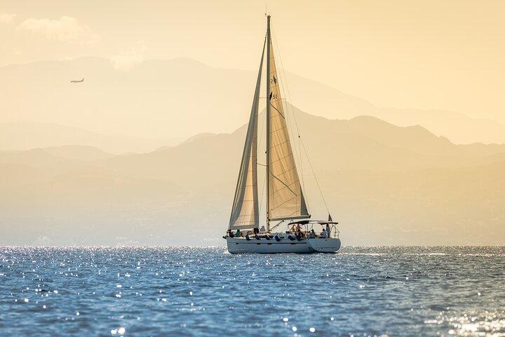 Private Magic Sunset Sail Trip to DIA em Heraklion, Creta (4,5H)