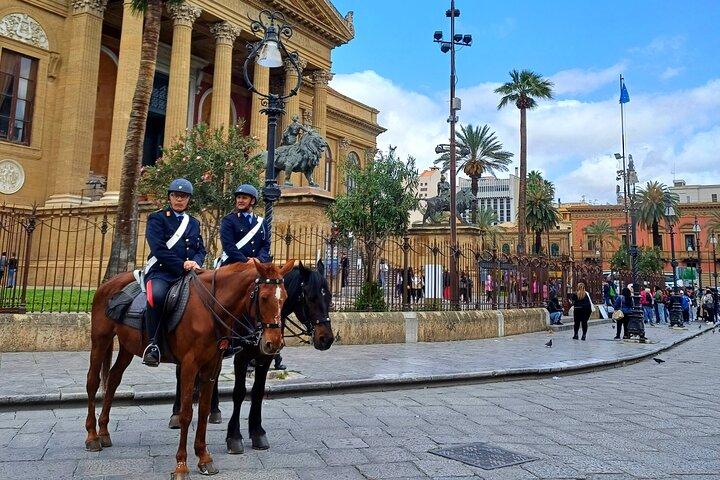 Palermo, turné bland unika monument och färgglada marknader