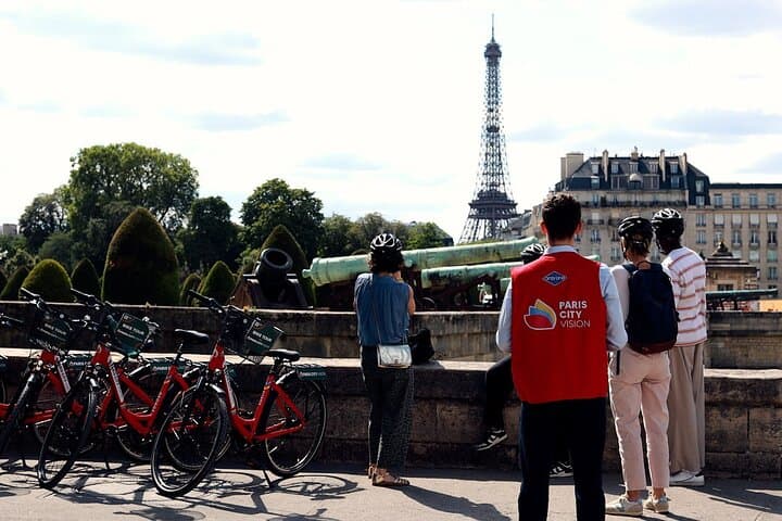 Paris City Highlights Guided Bike Tour