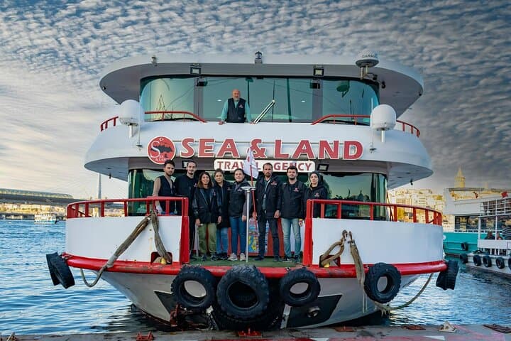 Bosphorus Cruise Boat Tour in Istanbul