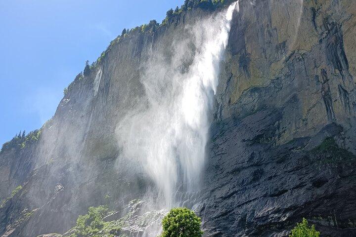 Scopri Interlaken e Grindelwald con autista privato