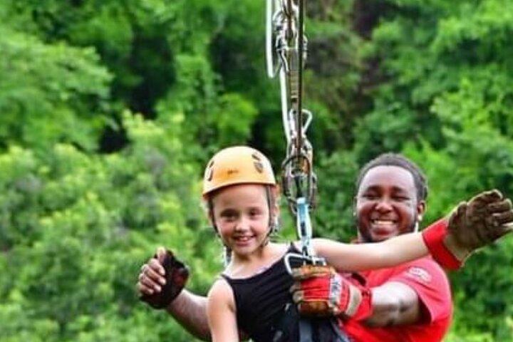 Roatan Sloths em habitat natural: ATV Buggy Tour Zipline & praia