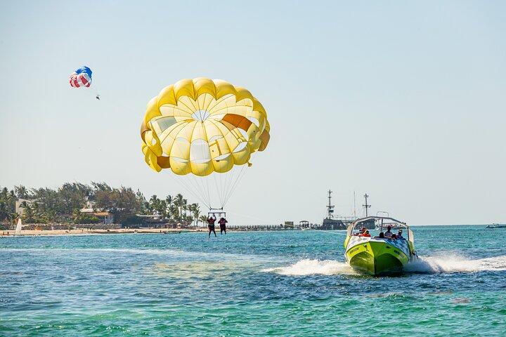 Parasailing Yacht Experience i Punta Cana