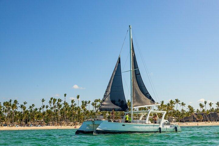 Catamarã Privado com Parasailing / Snorkeling / Hooka Diving