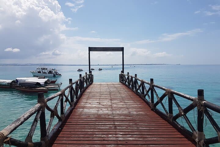 A Half Day Private Prison Island Tour