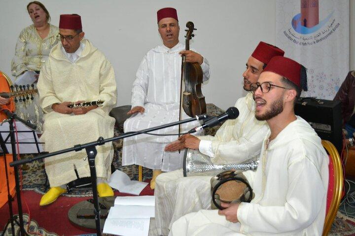Lezione di musica arabo-andalusa, con tutti gli strumenti a Tangeri