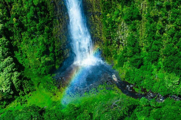 Kohala Coast Volcano Waterfalls - 90-minütiger Helikopter-Rundflug mit oder ohne Türen