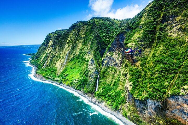 Kohala Coast Volcano Waterfalls - 90-minütiger Helikopter-Rundflug mit oder ohne Türen
