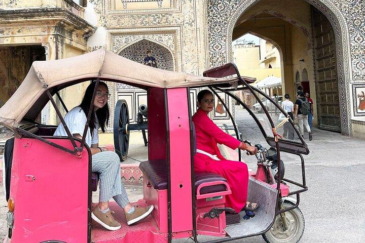 Jaipur City Tour af kvinder-drevet E-Rickshaw