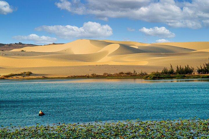 Betagende solnedgang ved Mui Ne Sand Dunes: En must-see-oplevelse