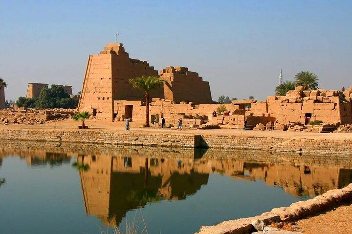 4 - Dag 3 - Night Nile Cruise fra Aswan til Luxor med guidede ture
