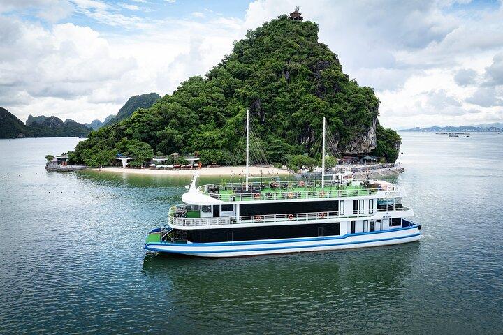 Luxo Ha Long Bay Day Cruise: Cave, Island, Kayak & Sunset Party