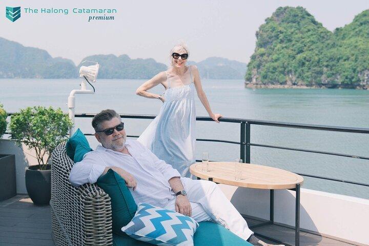 Premium Katamaran Tagestour nach Halong & Lan Ha Bay von Hanoi