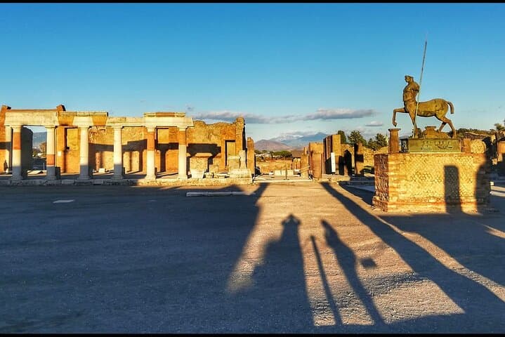 Private tour of Pompeii with archaeologist - 3 hours.