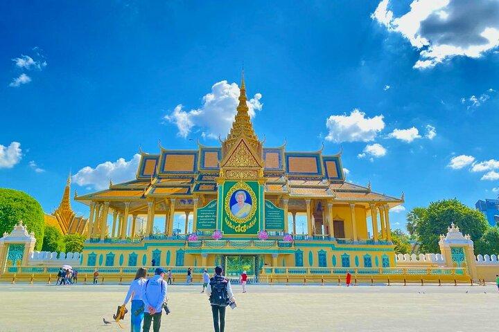 Phnom Penh Hop-on Hop-off Highlight Tour inklusive Killing Fields