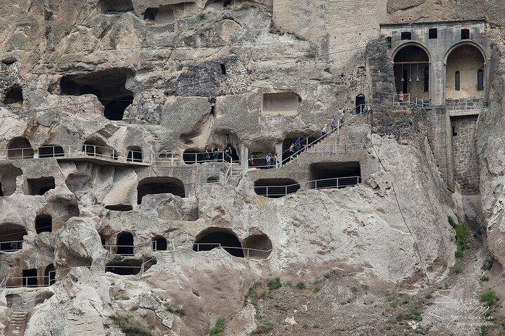 Vardzia Rabati og Borjomi Exploration in Georgia Tour