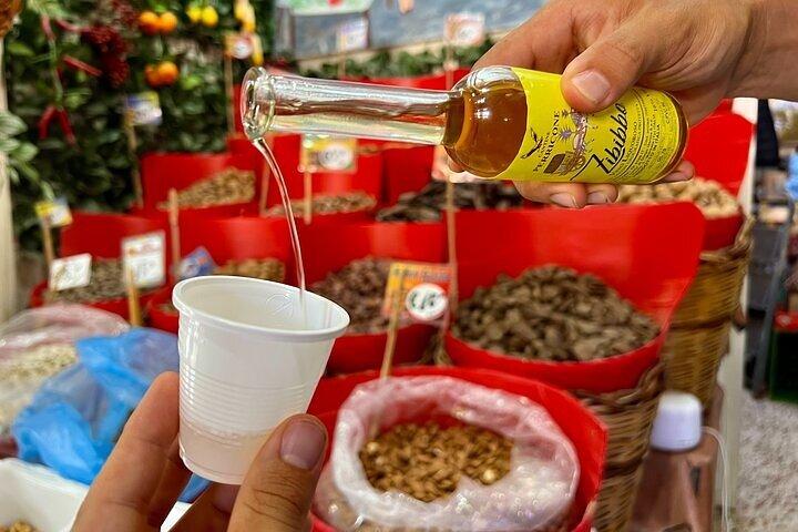 パレルモプライベートフードツアー:10+アランチーニ、ワイン&その他試飲