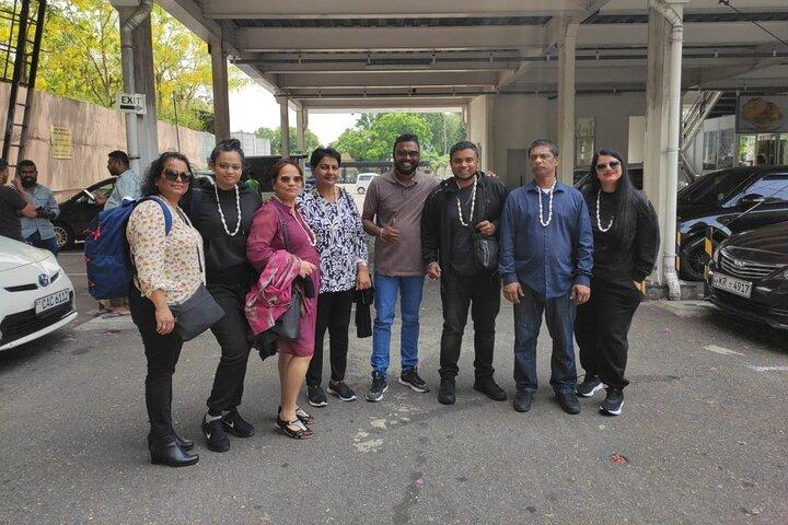 Sri Lanka Driver's and Guide with Luxury Cars