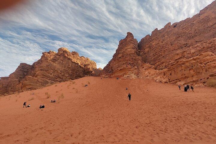 Viaggio di 2 giorni a Petra, Wadi Rum e Mar Morto